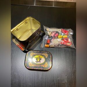 This is a vintage Singer sewing machine Bristol